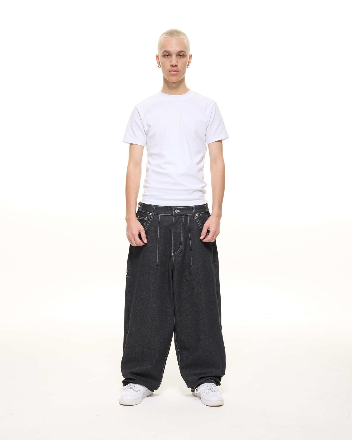 DENIM BAGGY JEANS - BLACK