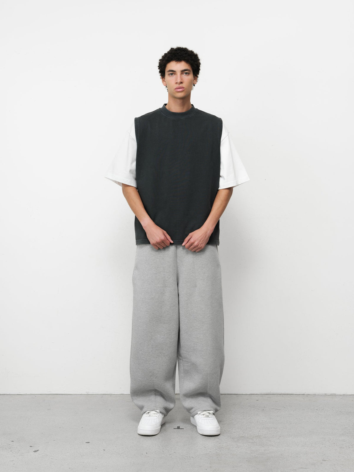 MUSCLE TEE - WASHED BLACK