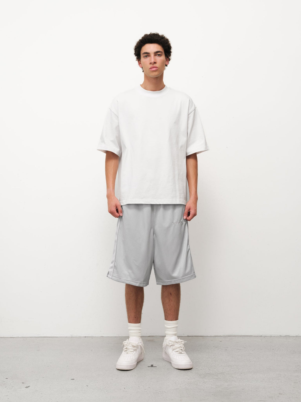 MESH SHORT - GREY